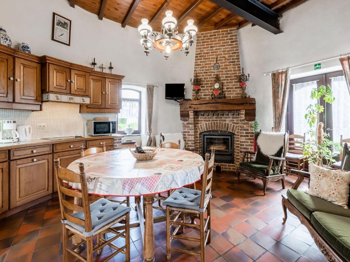 Stunning Holiday Home In Oombergen With Terrace And Garden Zottegem Dış mekan fotoğraf