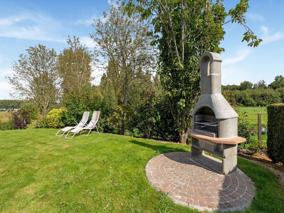 Stunning Holiday Home In Oombergen With Terrace And Garden Zottegem Dış mekan fotoğraf